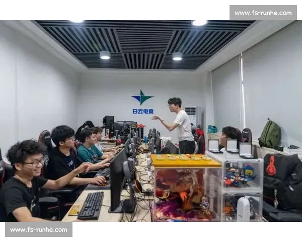 基地大揭秘，从训练室到宿舍，带你走进电竞选手真实生活！